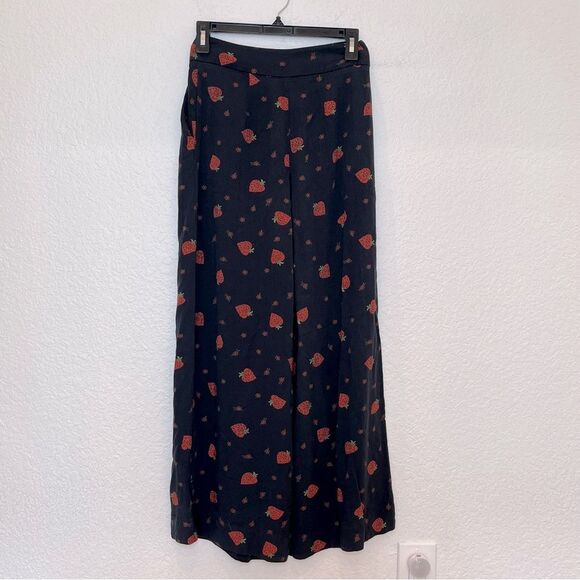 Farm Rio Strawberry Printed Wide Leg Pants in Black/Red size XS - Picture 3 of 16